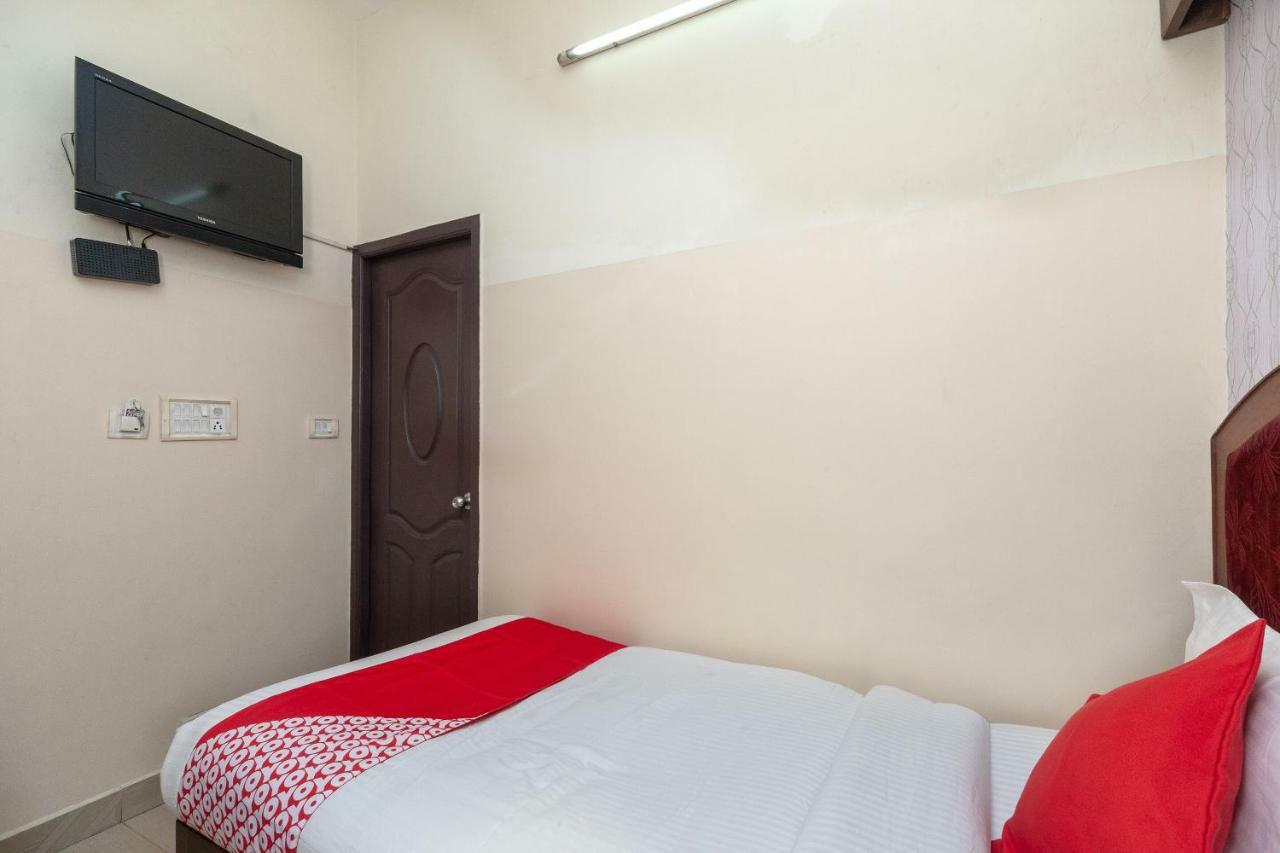 Oyo 8410 Rajeswari Tower Hotel Chennai Exterior foto