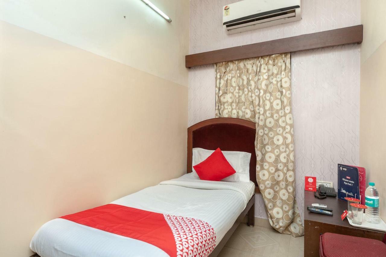 Oyo 8410 Rajeswari Tower Hotel Chennai Exterior foto